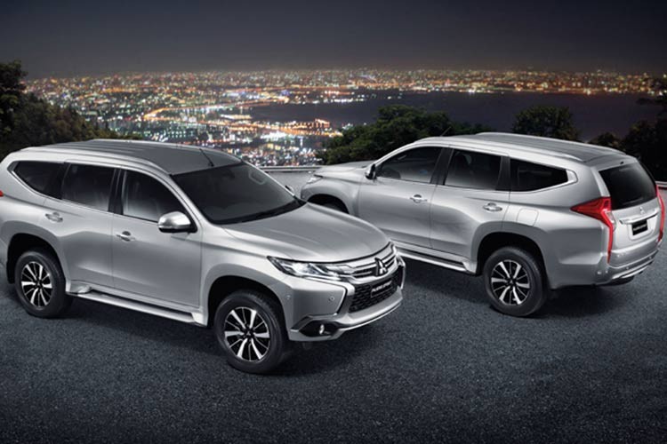 Mitsubishi ra mat Pajero Sport 2017 